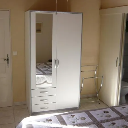 Maison Broustiquet Bed & Breakfast